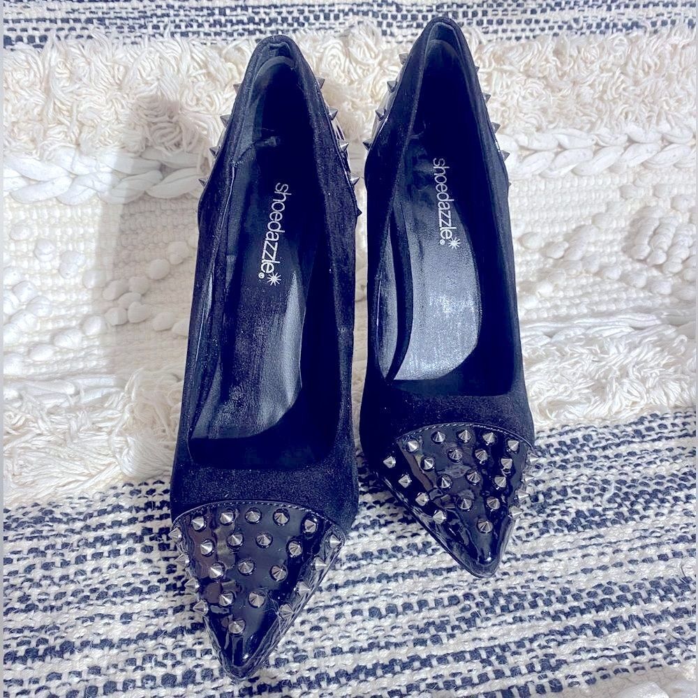 Shoedazzle Size 7.5  Black spike shoes‎